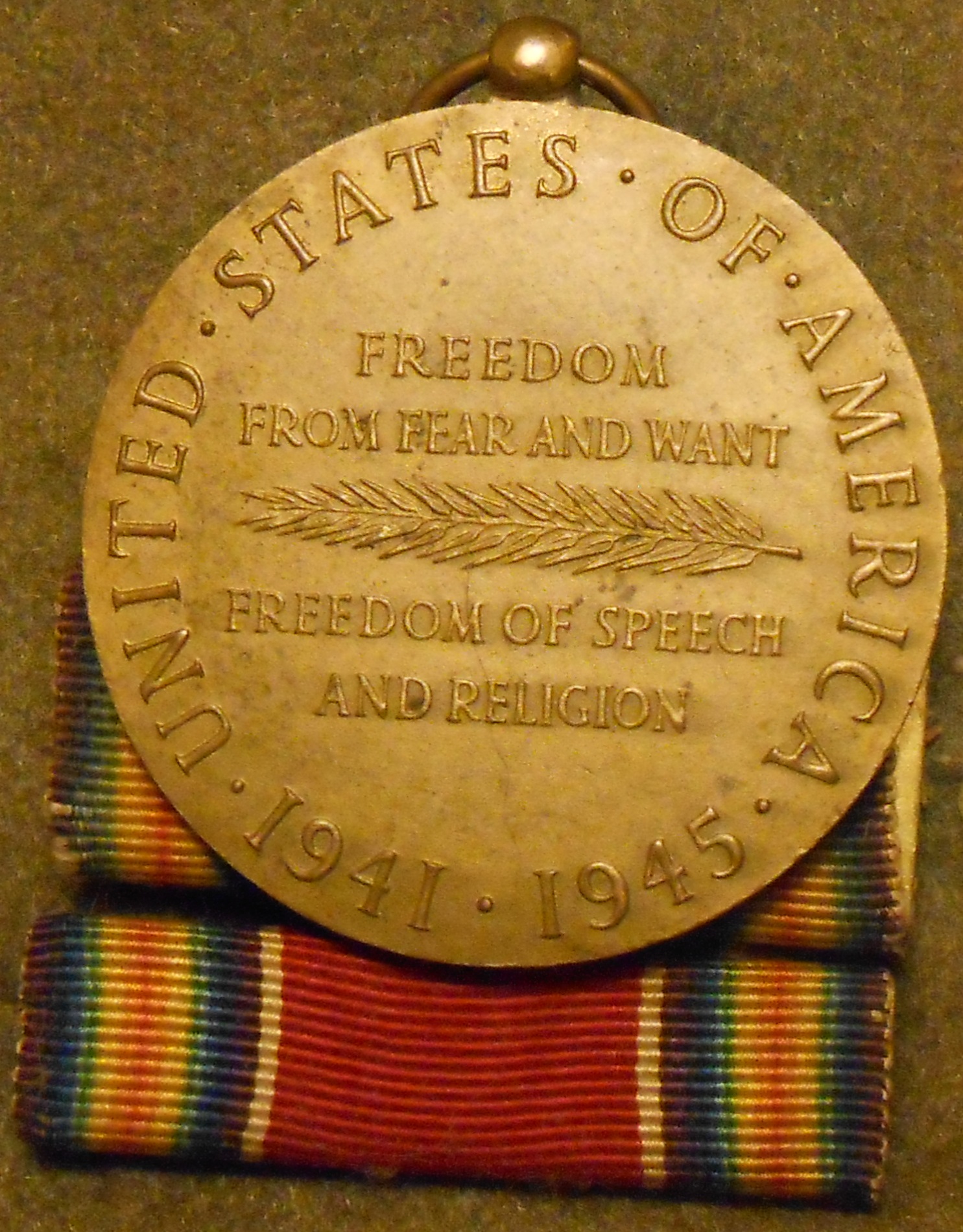 Dad'sAmericaww2medal rev.jpg