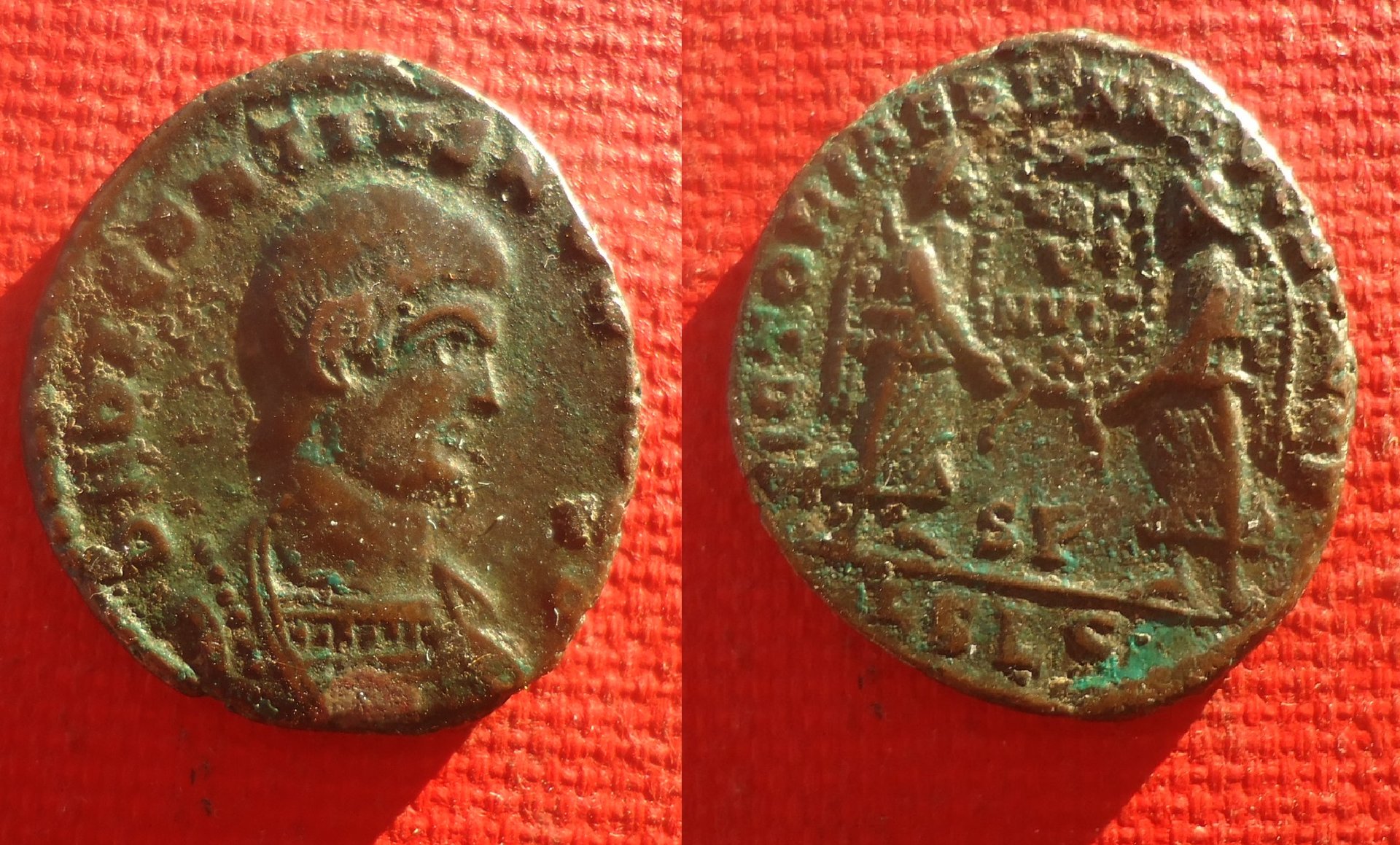 Decentius - AE 2 Victories  Mar 2020 (0).jpg