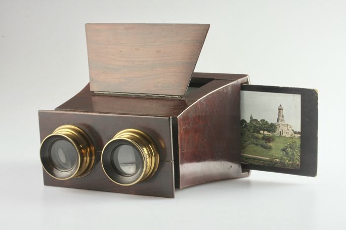 Delux Model Stero-hand -viewer.jpg