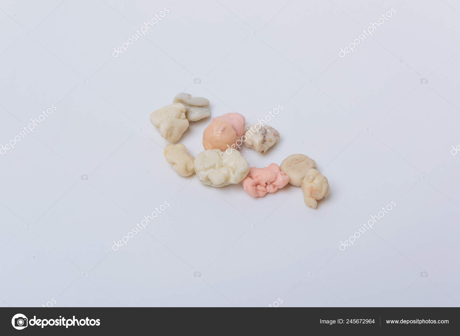 depositphotos_245672964-stock-photo-colorful-bubble-gum-white-background.jpg
