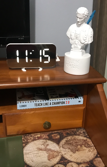 Desk Things.png
