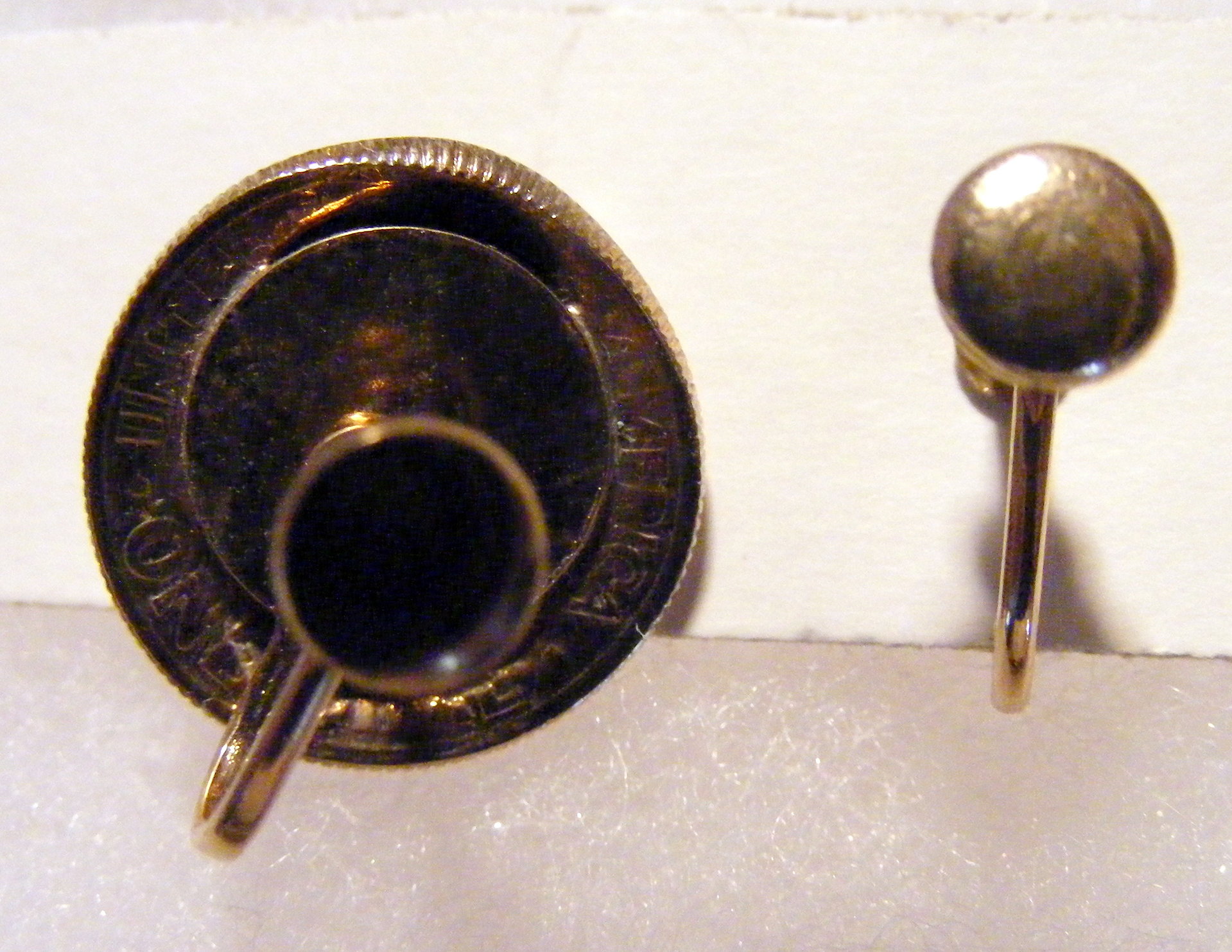 Dimes liberty 1966-1970 chrome plated w-gold, earrings R.jpg