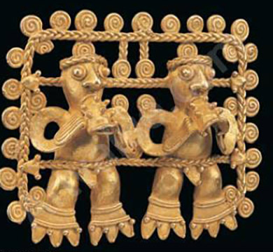 diquis-culture-chiriqui-period-plaque-pectorale-anthropomorph-1910585.jpg