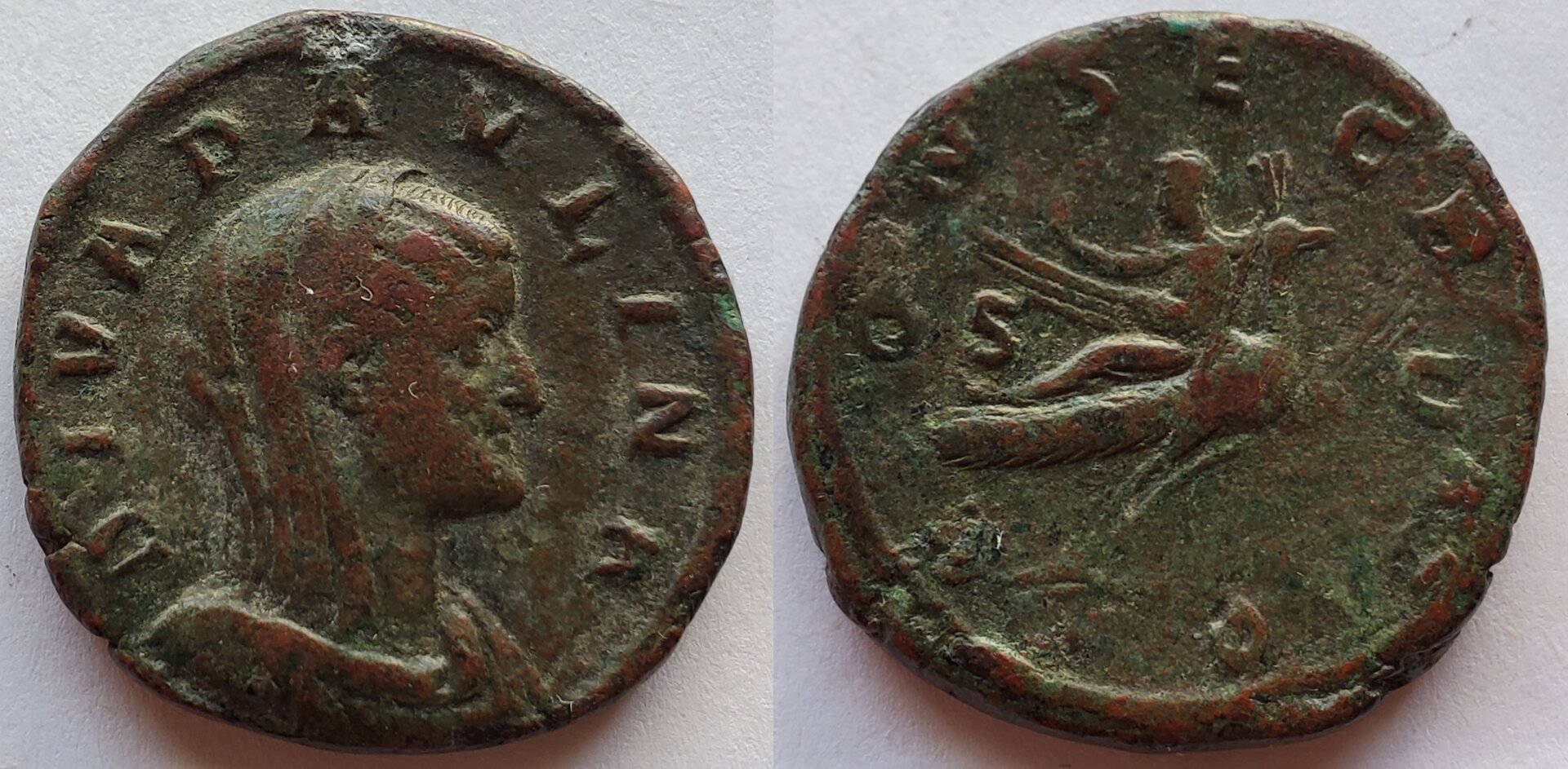 Diva Paulina sestertius.jpg