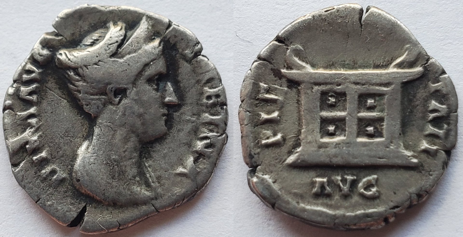 Diva Sabina denarius.jpg