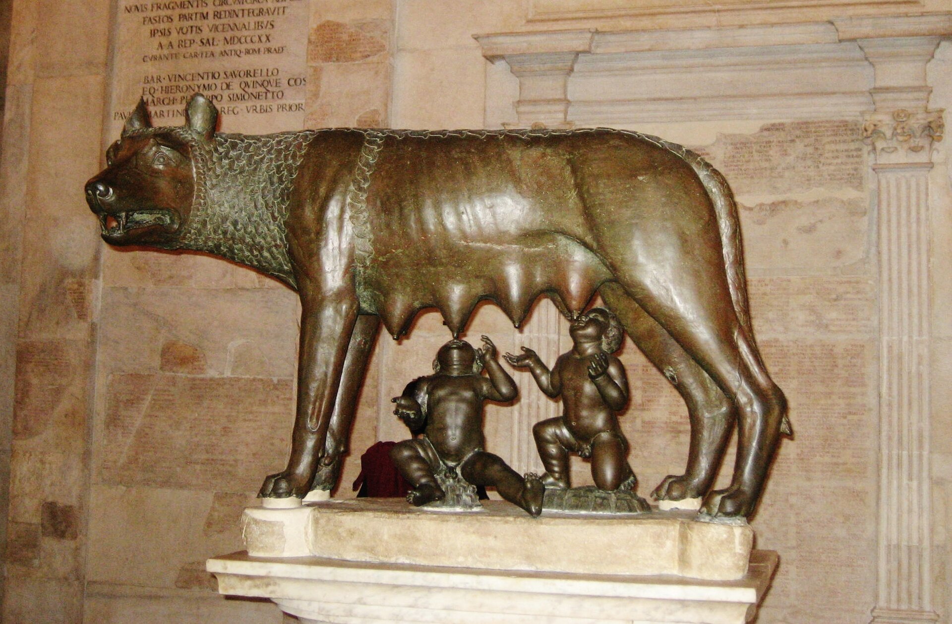 DML photo Rome 2008 - Wolf and Romulus & Remus.jpg