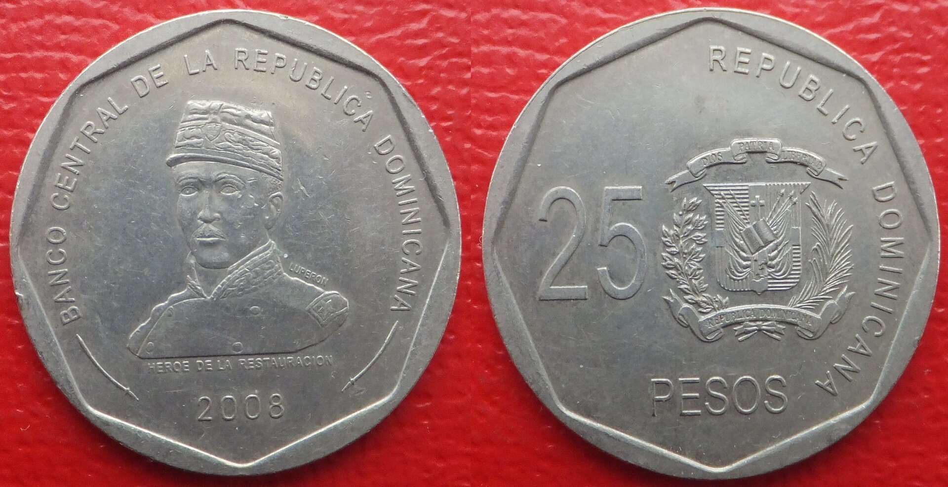 Dominican Republic 25 pesos 2008 (3).jpg