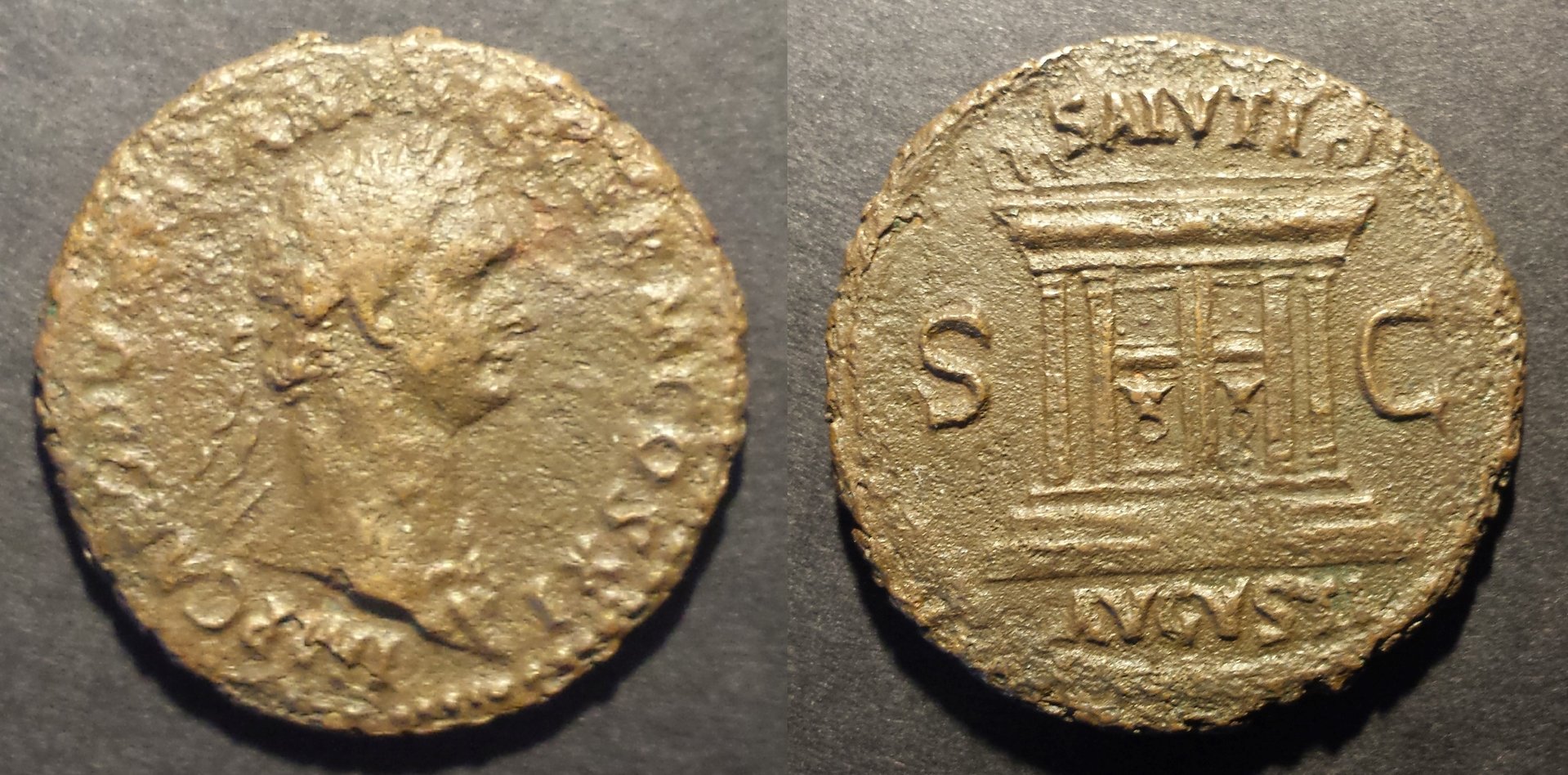 Domitian altar.jpg