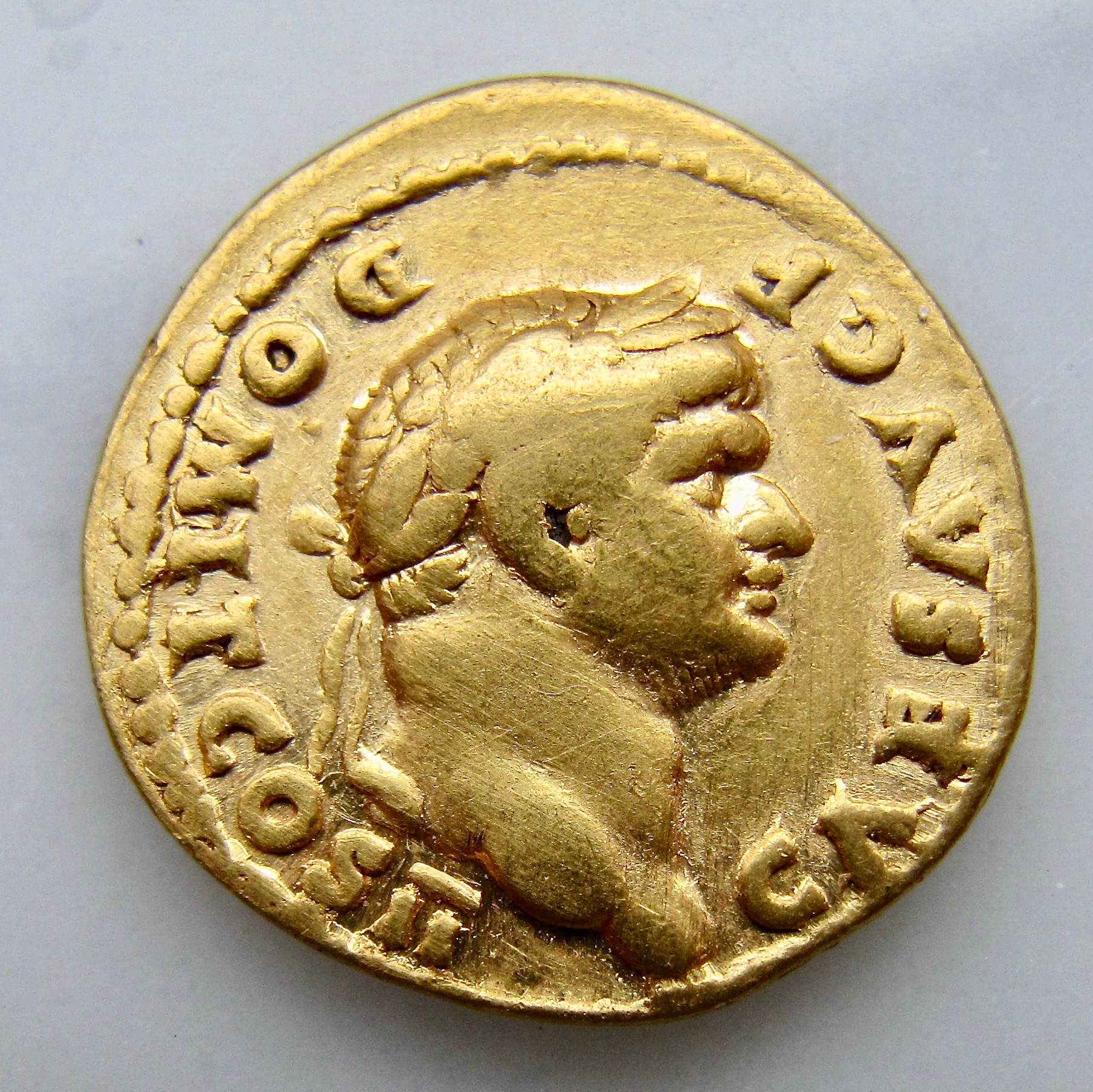 Domitian Aureus OBV1 N - 1.jpg