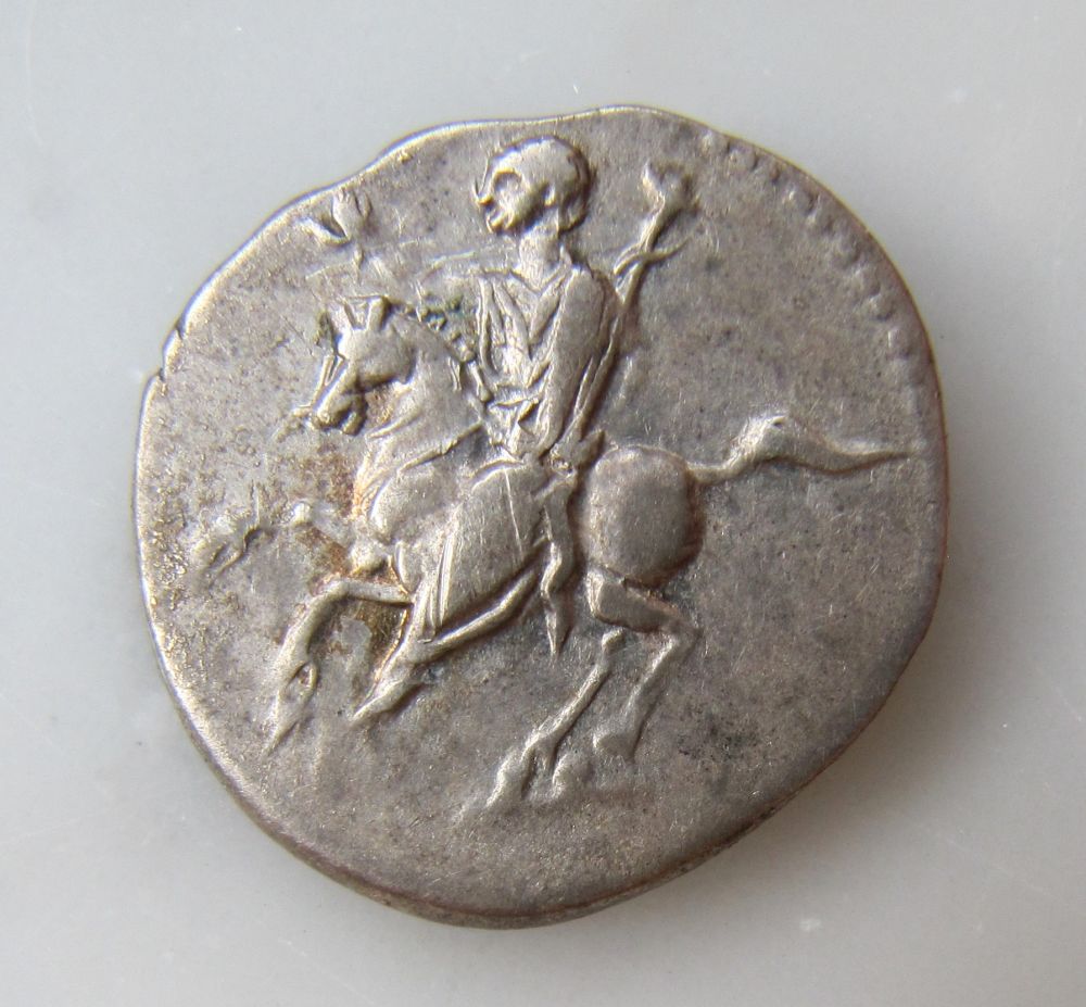 Domitian denarius zu pferd.jpg