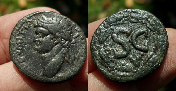 domitian_hand.jpg