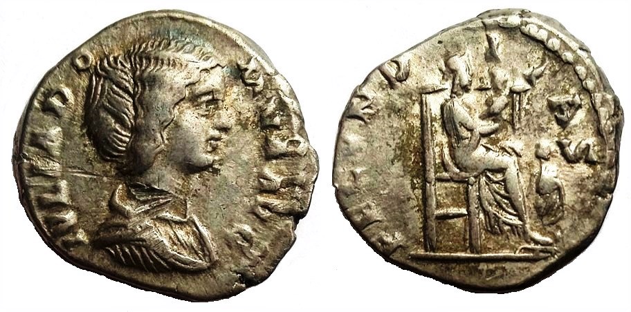 Domna Fecunditas denarius.jpg