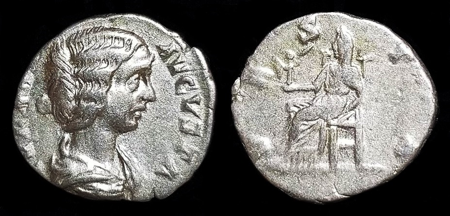 Domna VESTA seated without scepter denarius.jpg