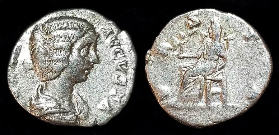 Domna VESTA seated without scepter denarius.jpg