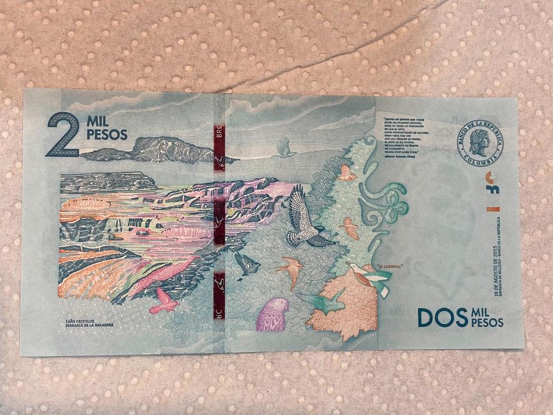 dos mil pesos.jpeg