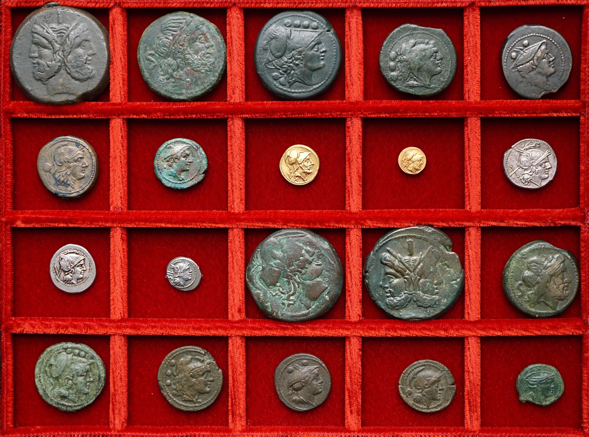 early denarius coinage in gold and silver with related postsemilibral and sextantal bronzes (2).JPG