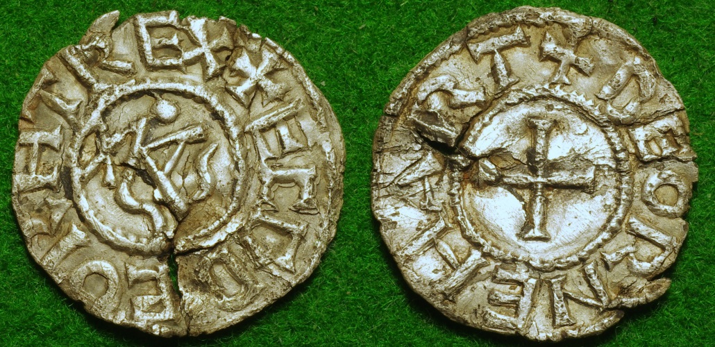 Ecgberht D N589 1-side.JPG