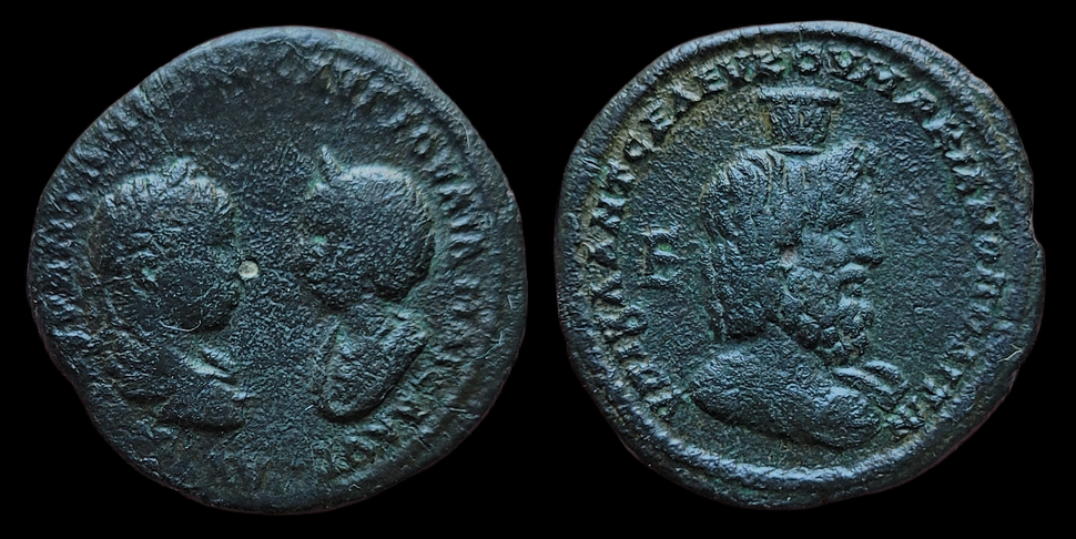 Elagabalus and Julia Maesa, AE27, Marcianopolis, Serapis.png