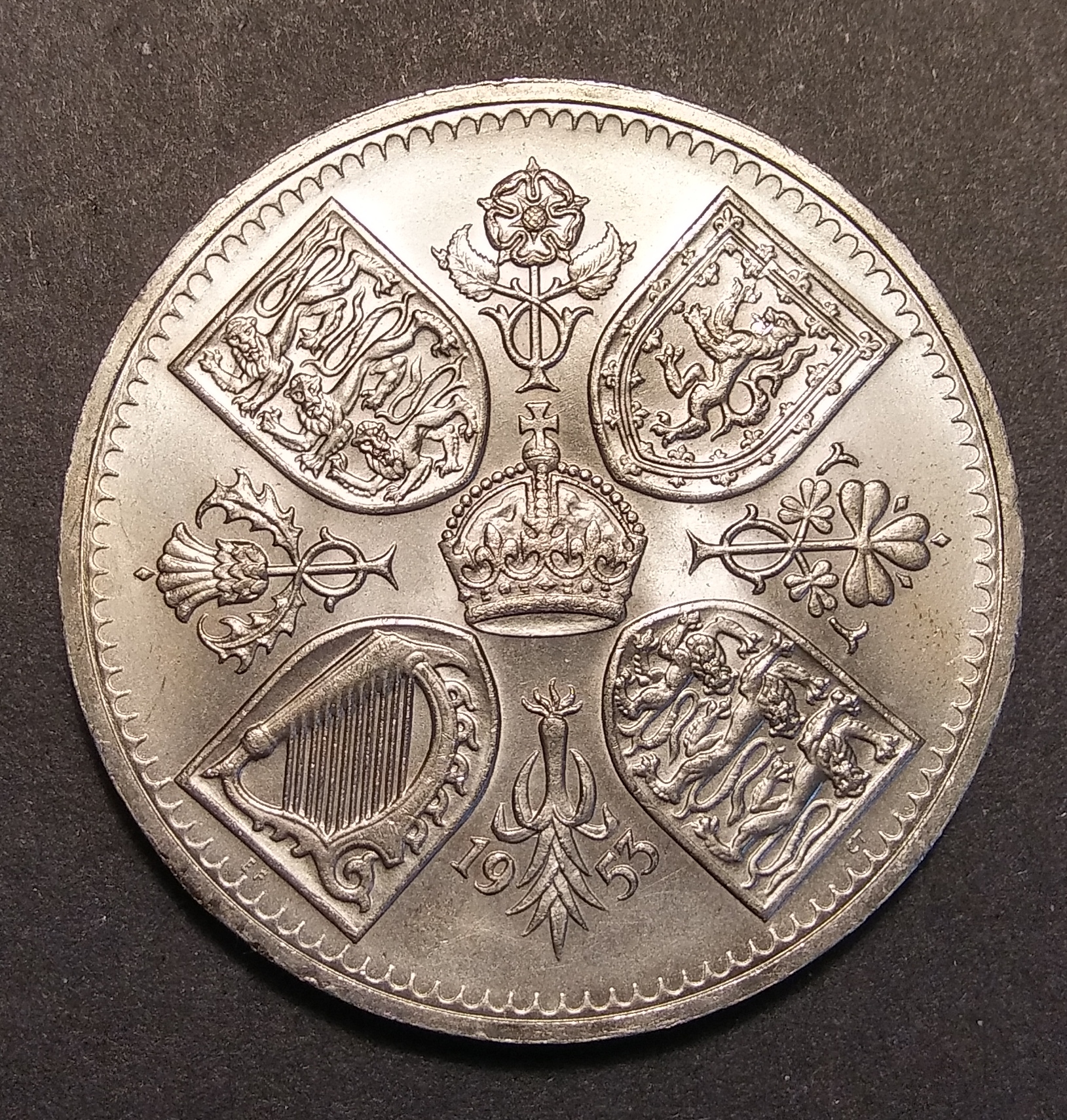 Eliz II 1953 coronation crown R.jpg