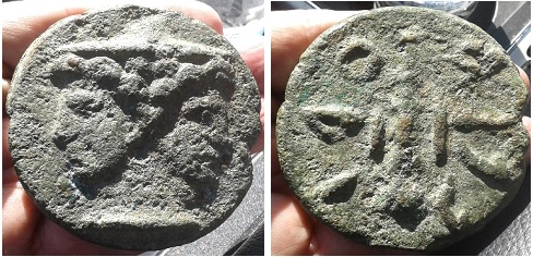 Etruria Volterrae Dupondius BFA 10.21.2021 in hand.jpg