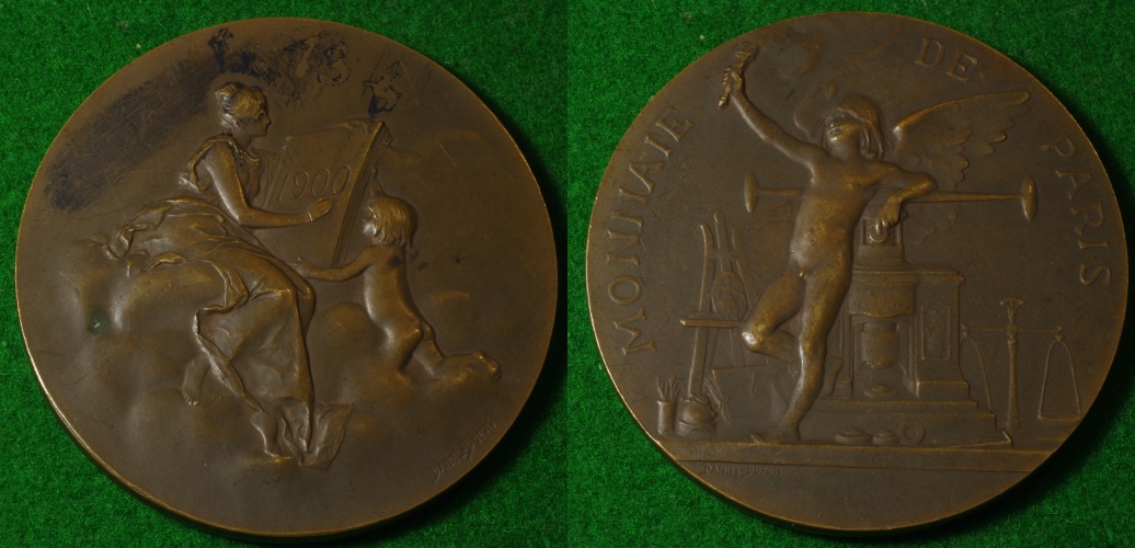 EUI Paris 1900 1-side.JPG