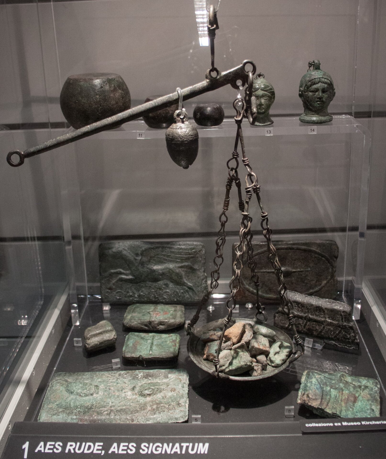 Exhibition_of_the_history_of_money,_Palazzo_Massimo,_2014-11-9 - Copy.jpg