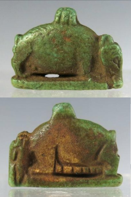 Faience amulet of Nut as sow 2.jpg