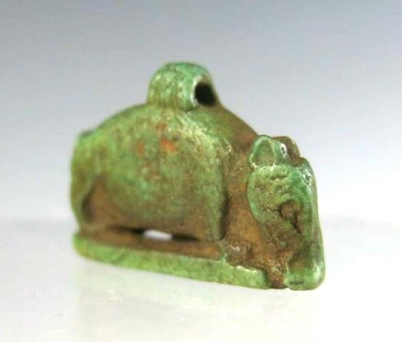 Faience amulet of Nut as sow 3.jpg