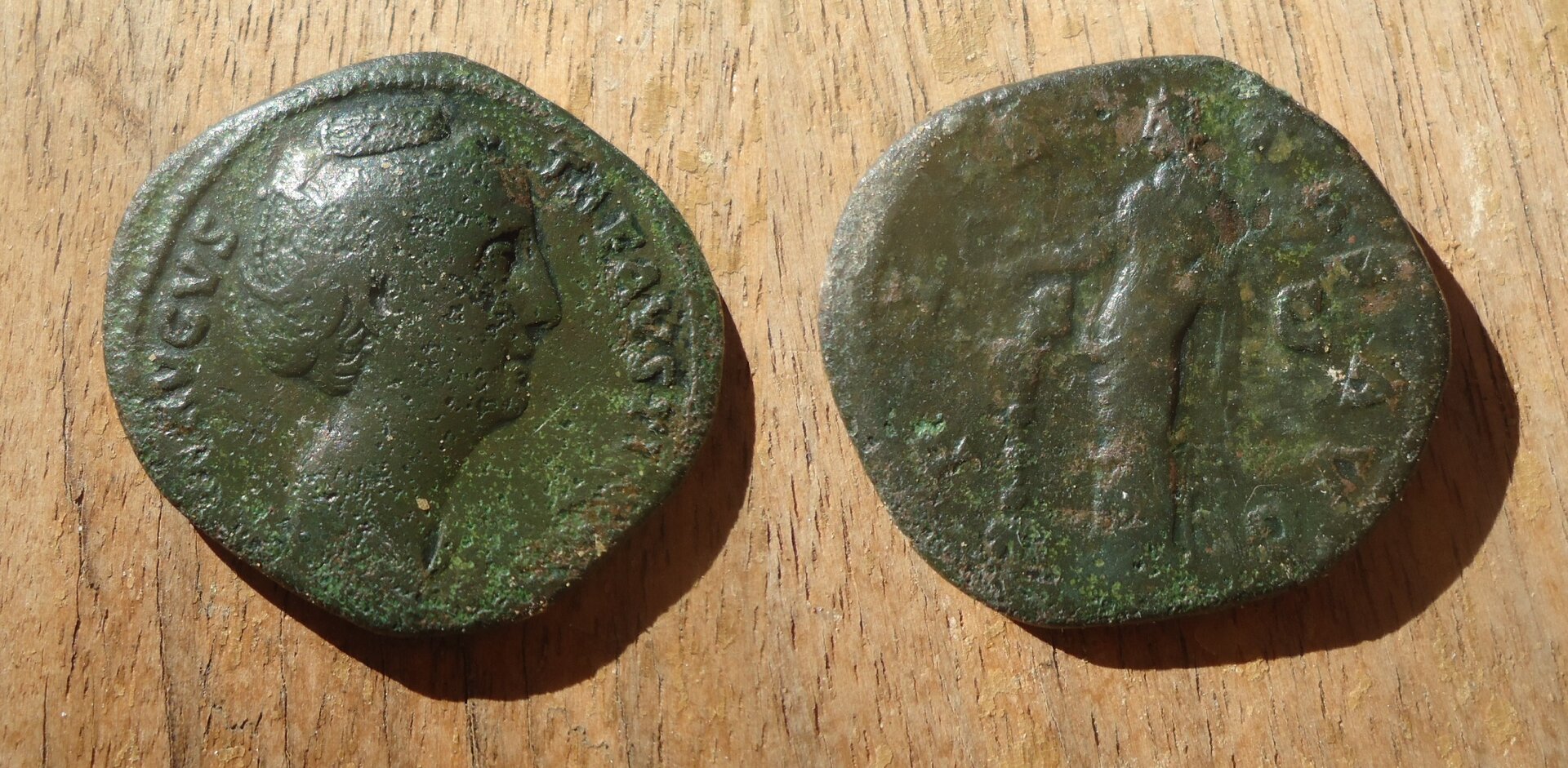 Faustina I - Dupond. Pietas Aug 2019 RIC1192Aa (0).jpg