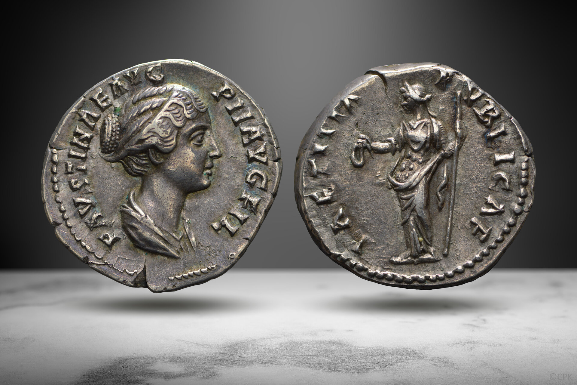 Faustina II denarius Laetitia v.2.jpg