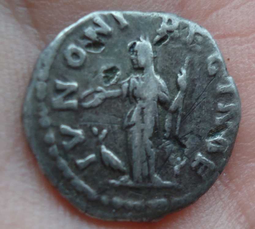 Faustina II Juno pearls (5).JPG
