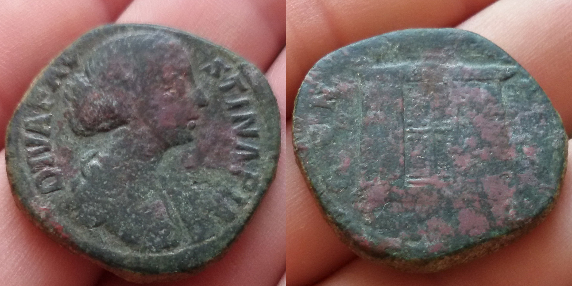 Faustina II sestertius.jpg