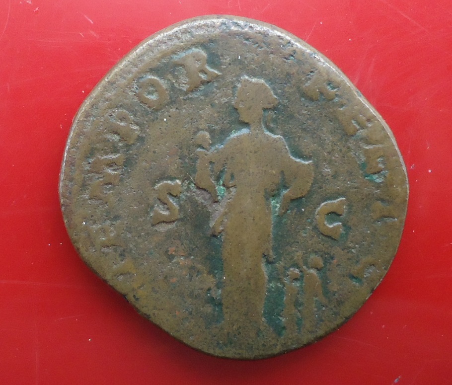 Faustina II Sestertius TEMPOR FELIC Jan 18 (8).JPG