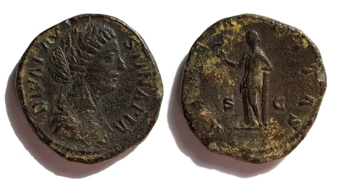 Faustina Jr AETERNITAS standing sestertius 2.jpg