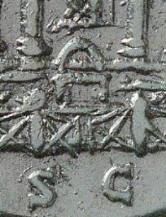 Faustina Sr AETERNITAS S C Temple sestertius Kunker closeup 1.jpg