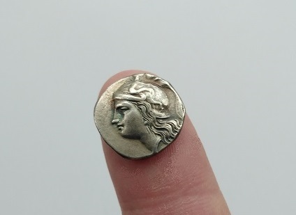 fingerAthena.jpg