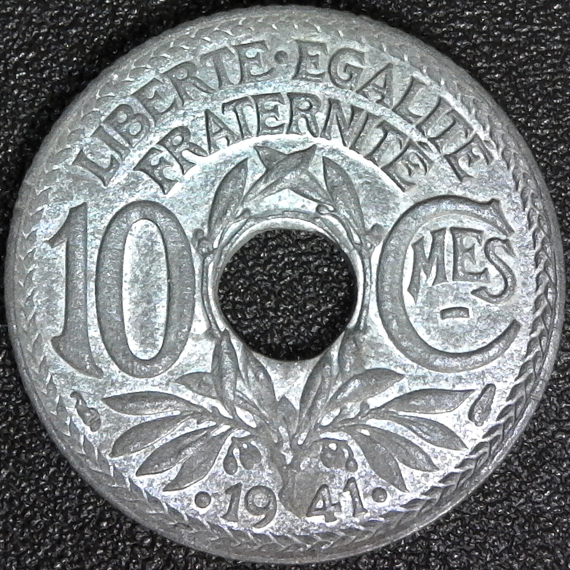 France 10 Centimes 1941 dash obv.jpg