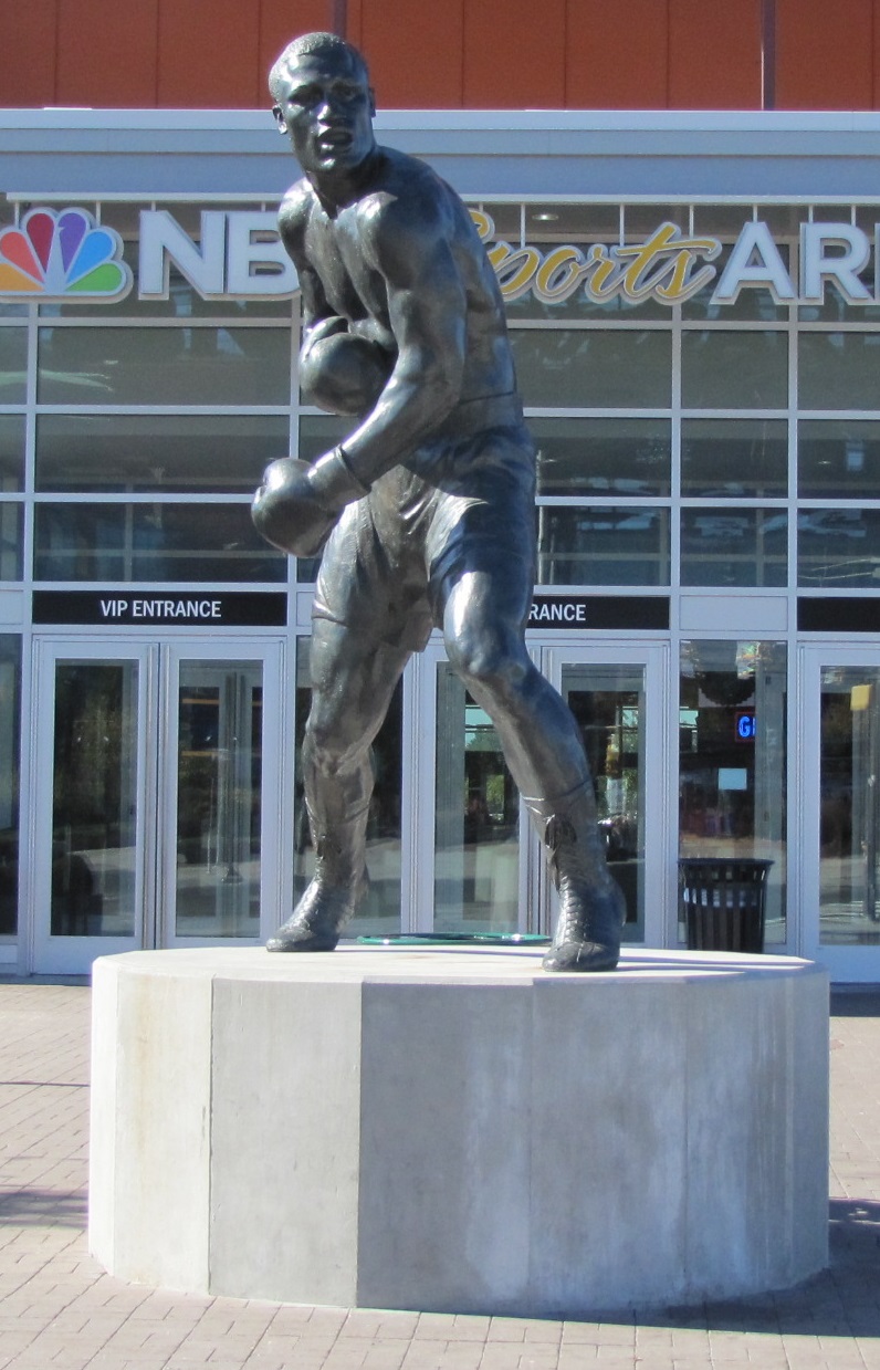 Frazier statue Oct 2015 1.JPG