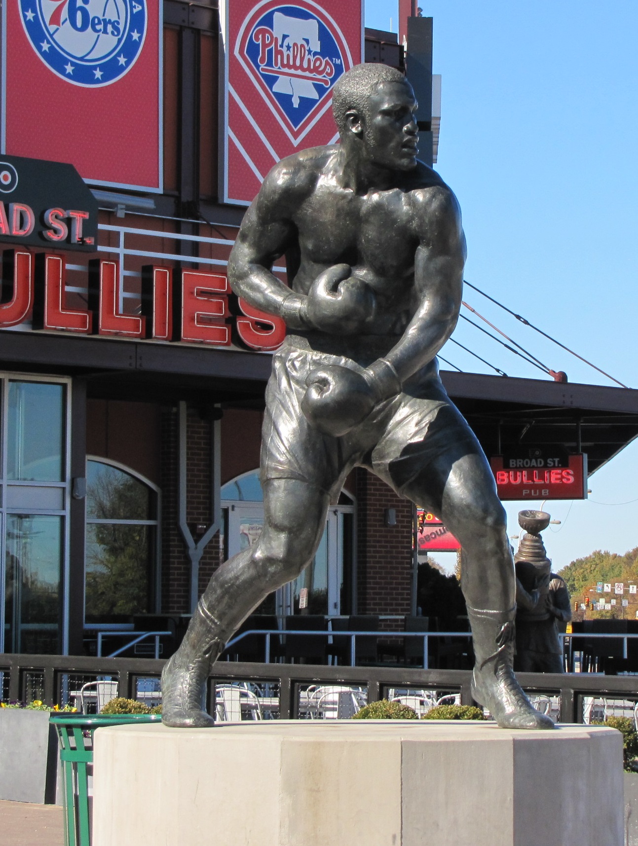 Frazier statue Oct 2015 2.JPG