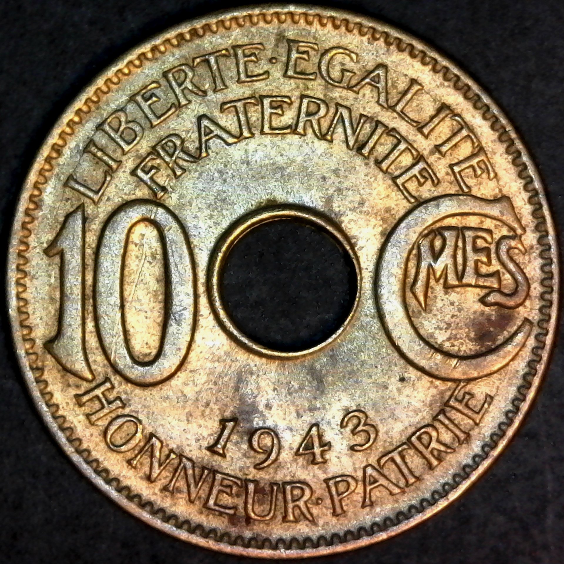 French Equatorial Africa 10 centimes 1943 obverse.jpg