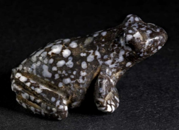 frog amulet.jpg