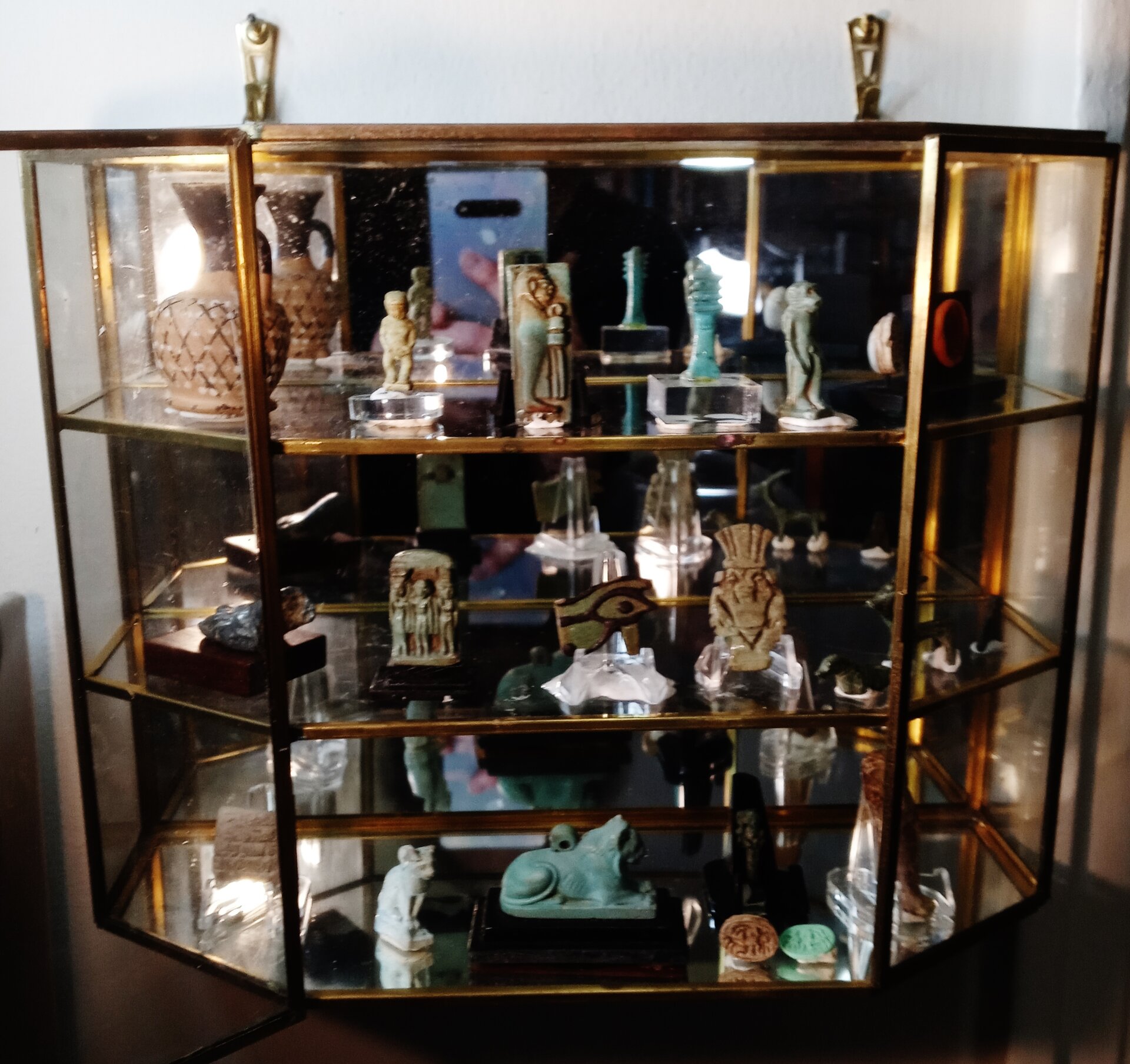 Front hall, vitrine for small artifacts.jpg