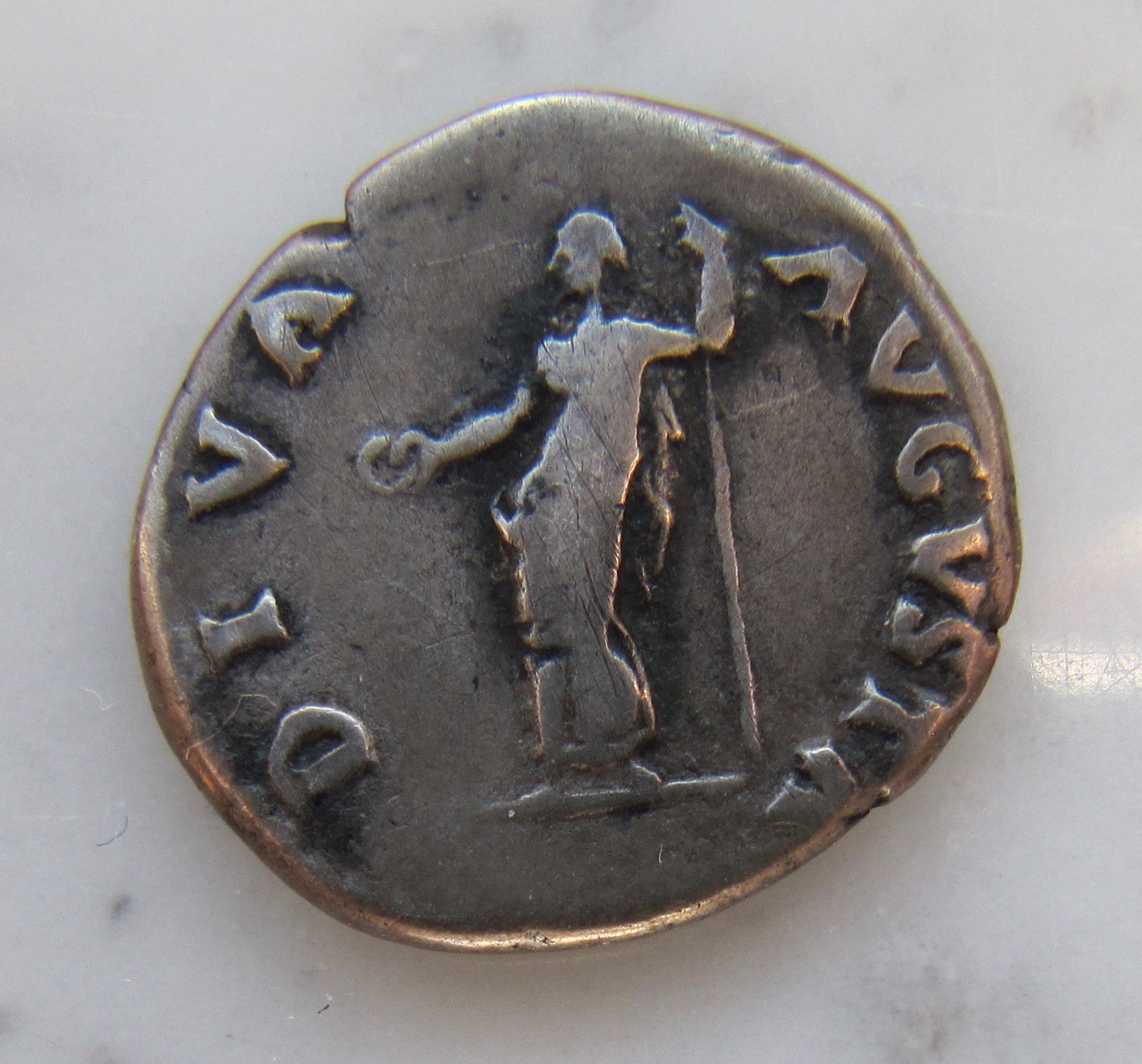Galba denarius Libertas-Rev - 1.jpg
