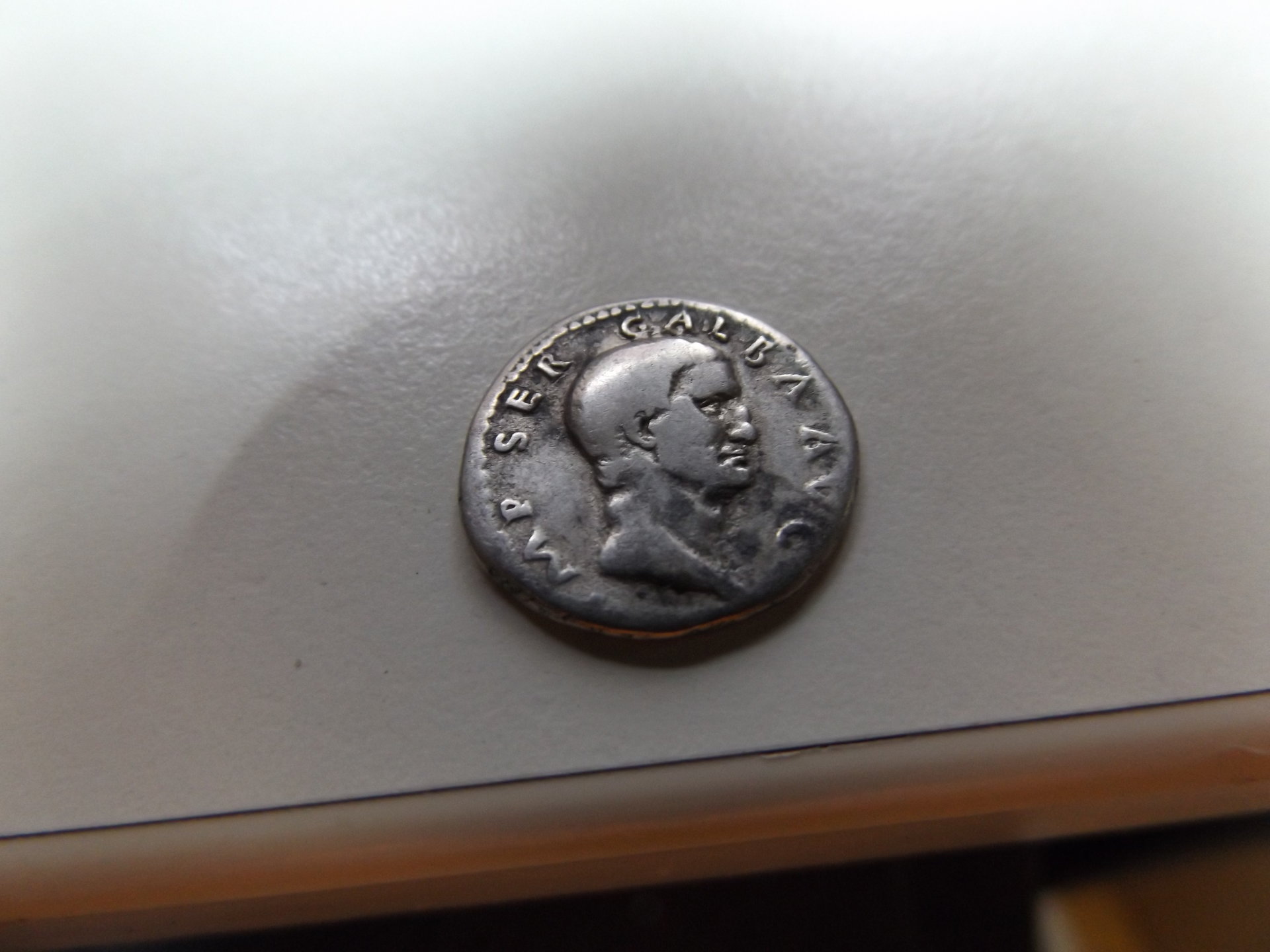 galba denarius with wreath reverse 001.JPG