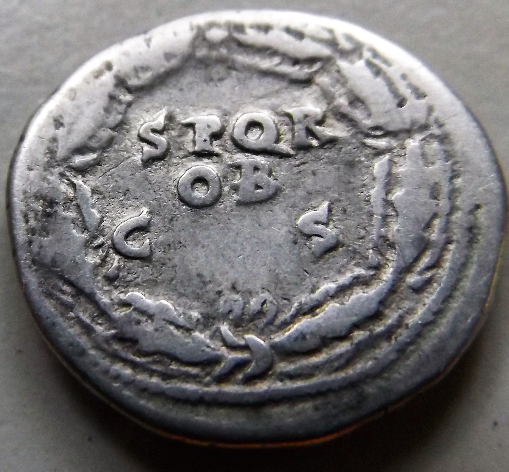 galba denarius with wreath reverse 002.JPG