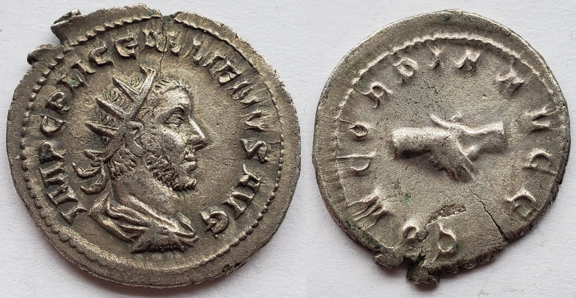 Gallienus CONCORDIA AVGG clasped hands early issue.jpg