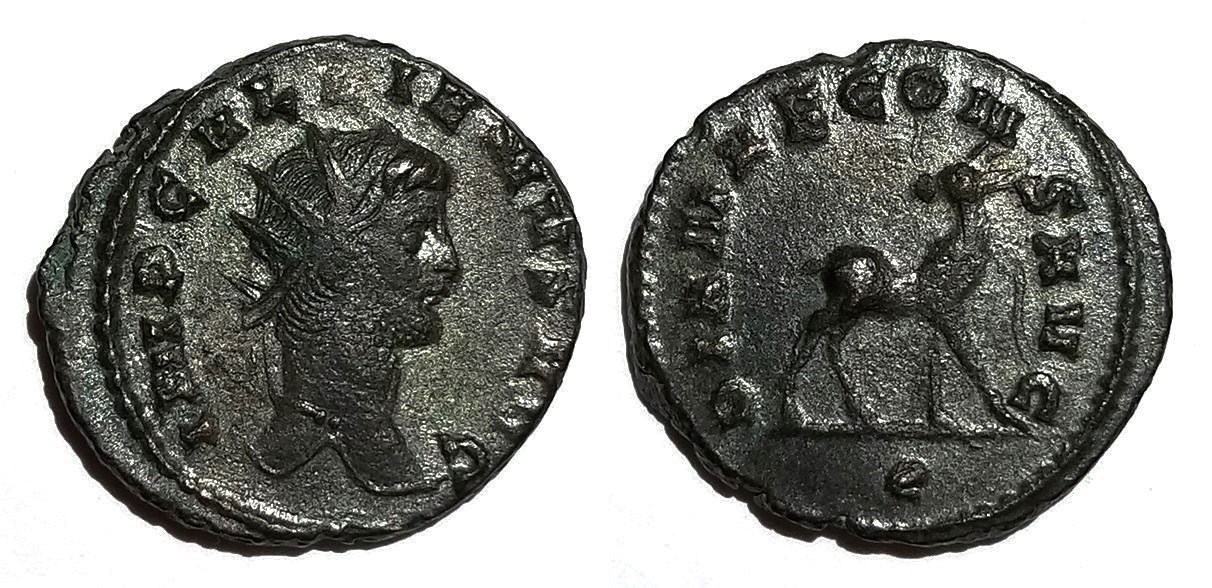 Gallienus DIANAE CONS AVG doe walking right antoninianus.jpg