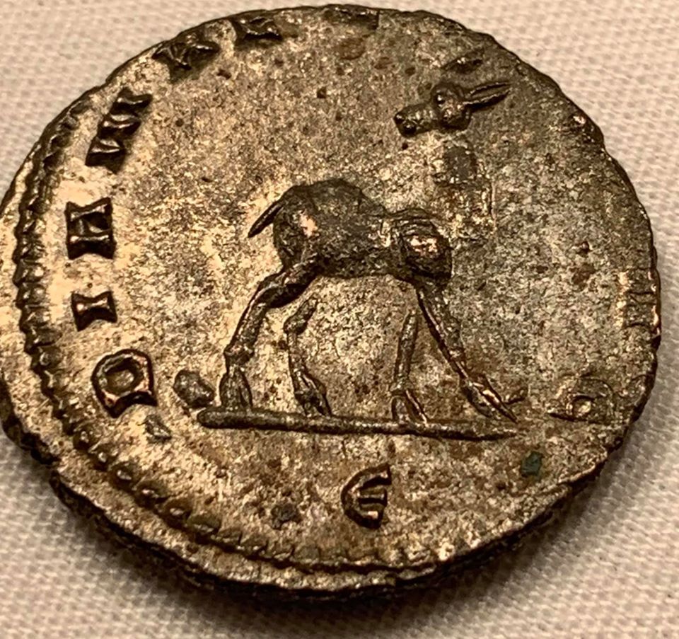 Gallienus doe coin from Facebook, reverse.jpg
