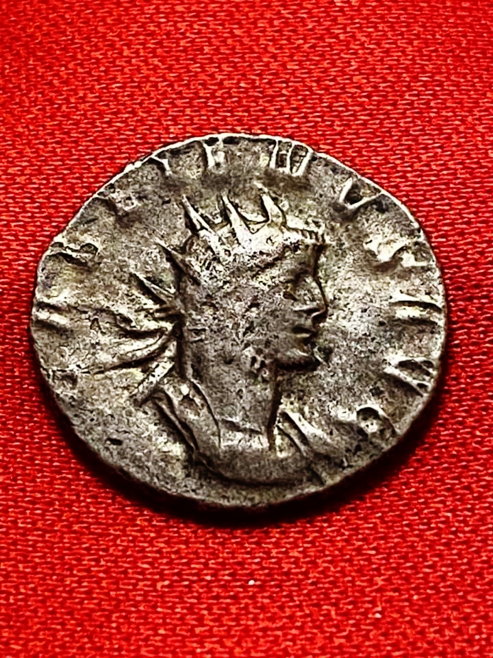 Gallienus legionary coin with bull, Obv. 2.jpg