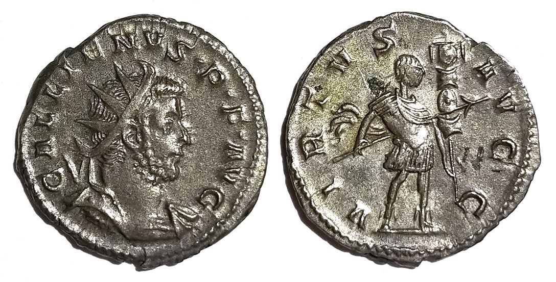 Gallienus VIRTVS AVGG Emperor stg r c spear and standard.jpg